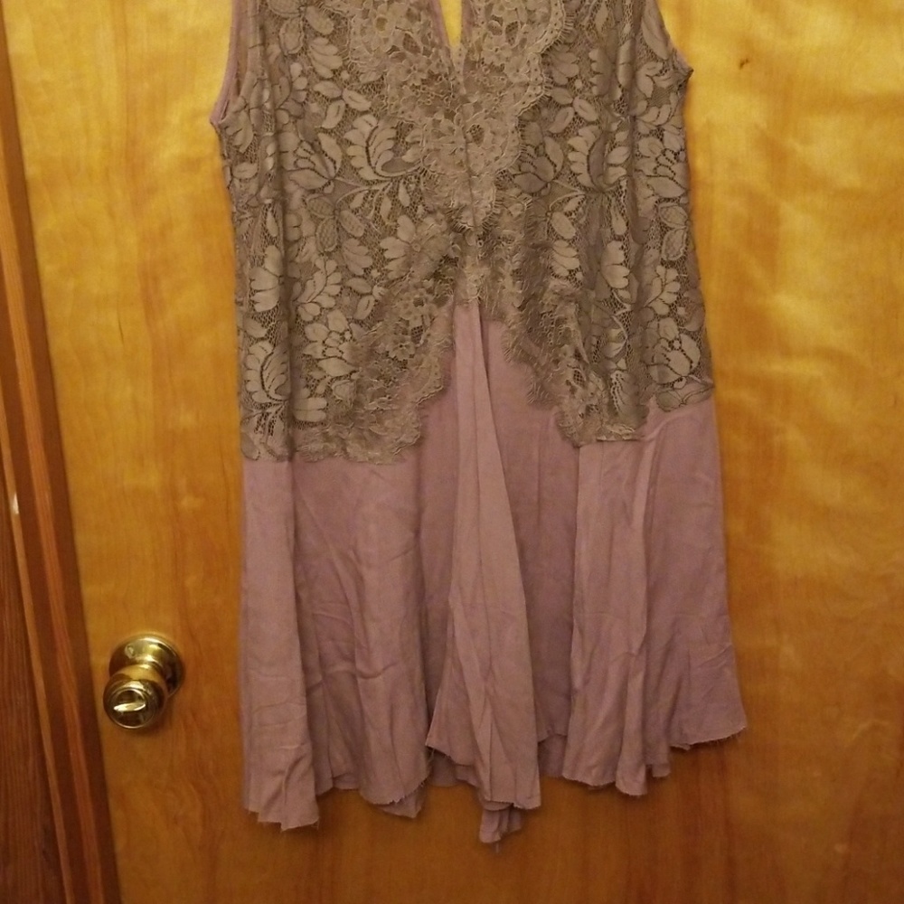 Lace dress - Picture 3 of 5